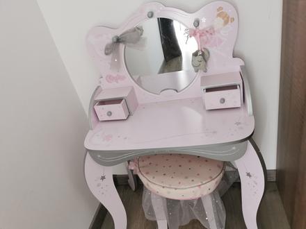 Detsky kozmeticky stolik, 