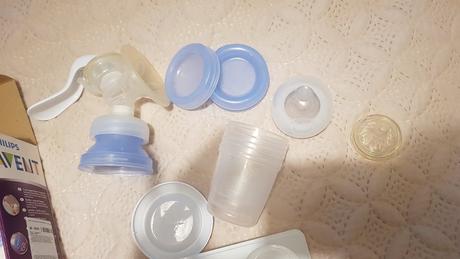 Rucna odsavacka mlieka avent s prislusenstvom,