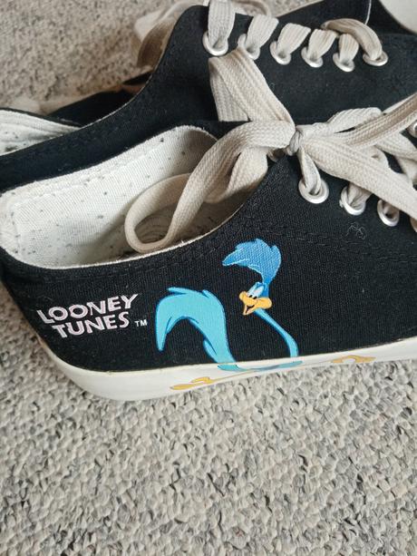 Tenisky looney tunes vel. 35, 35