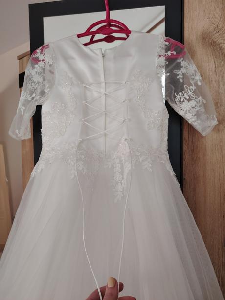 Šaty na prvé sväté prijímanie, 134