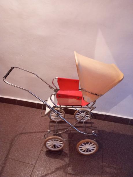 Retro kočík pre bábiky, 