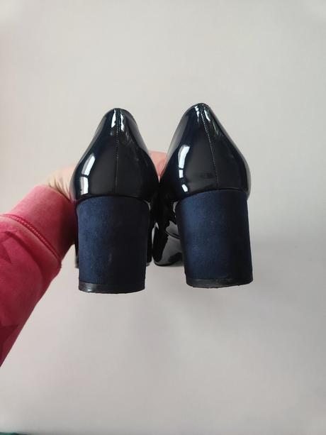 Lodičky, clara barson,37