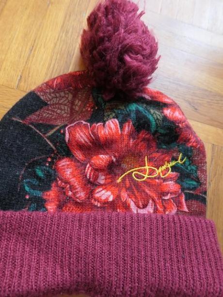 13 ks rozne kvalitne,krasne damske/detske ciapky, desigual,m