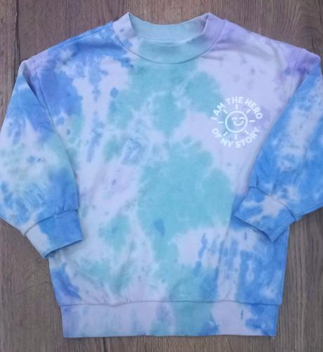 Batikovana mikinka, 104