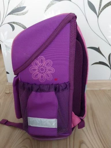 Školská taška pre dievčatko,