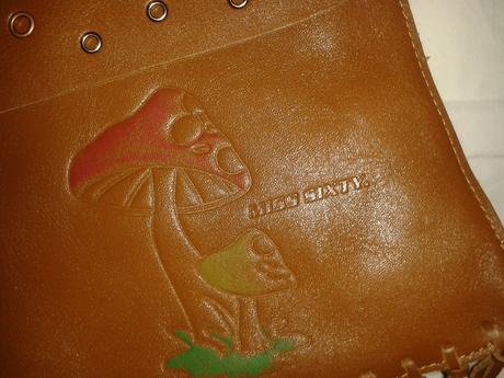 detska kozena crossbody miss sixty,