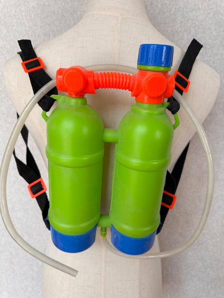 Nádržka-batoh na striekanie vody- darujem k nákupu, 
