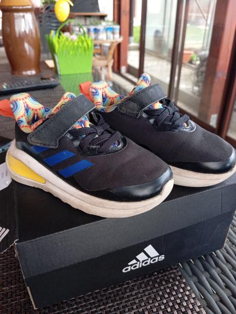 Darujem topánky na donosenie za postovne, 25