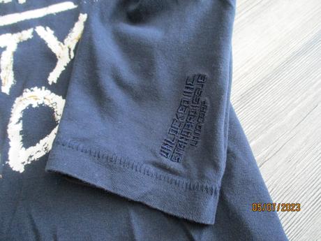 Zaujímavý nátelník, 152