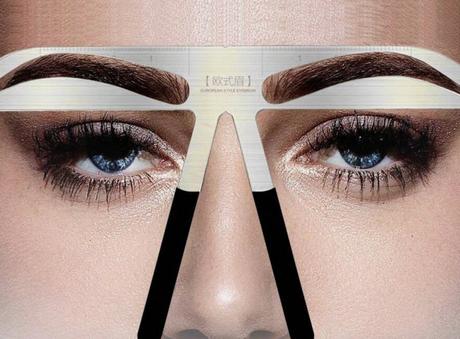 Pomôcka na maľovanie obočia,