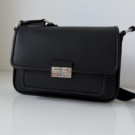 Michael kors kabelka flap bradshaw čierna, michael kors