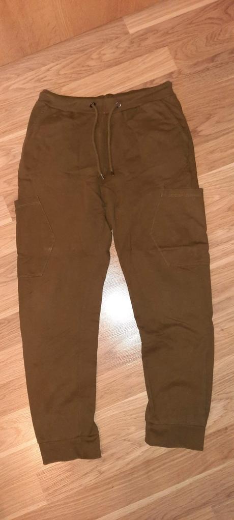 Teplaky c.146, gate,146