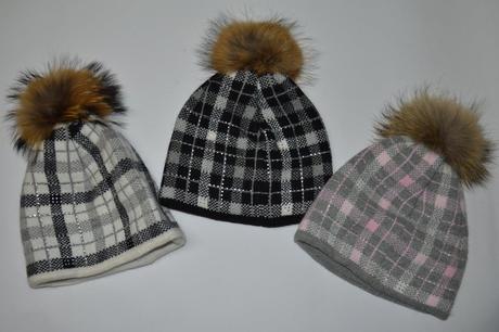 Čiapočka s brmbolcom, 74 - 158