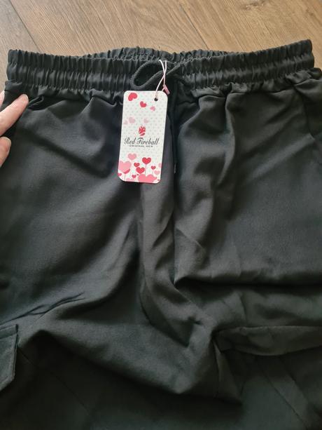 Čierne široke nohavice, m