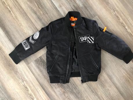 Bombera, river island,104