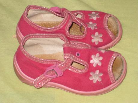 Sandálkové papučky, 23