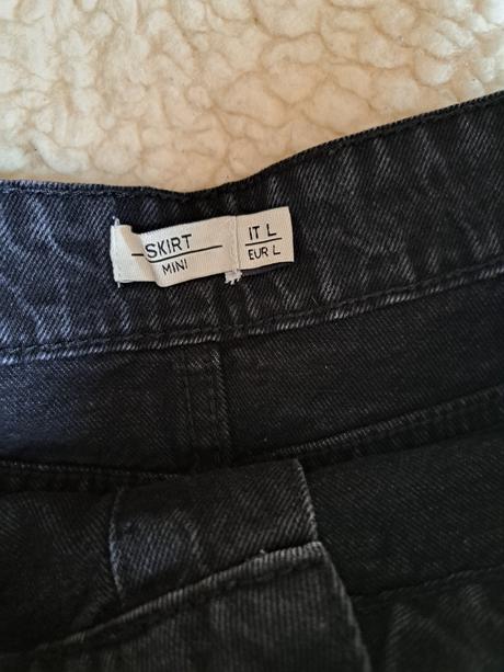 Čierna riflova sukňa, l