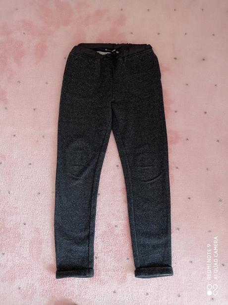 Kvalitné nohavice - jegginsy teplákové super stav, 146