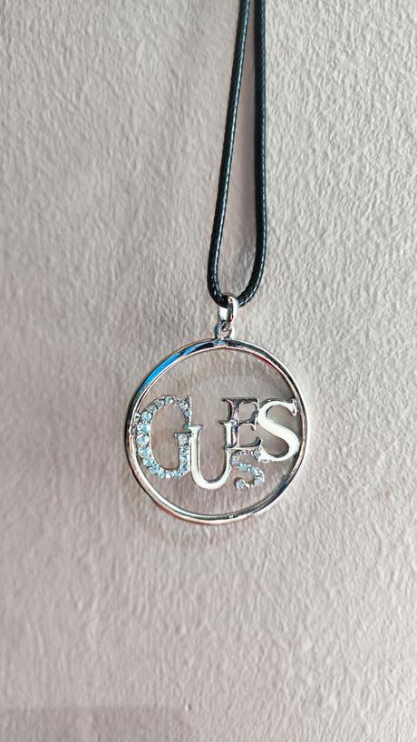Guess náhrdelník, guess