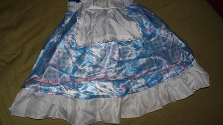 Saty pre alenku v risi divov od george,