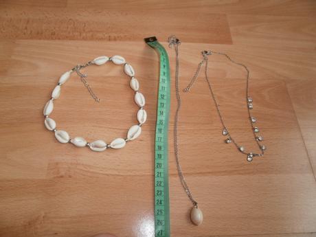 Set náhrdelníkov s mušľami, new yorker