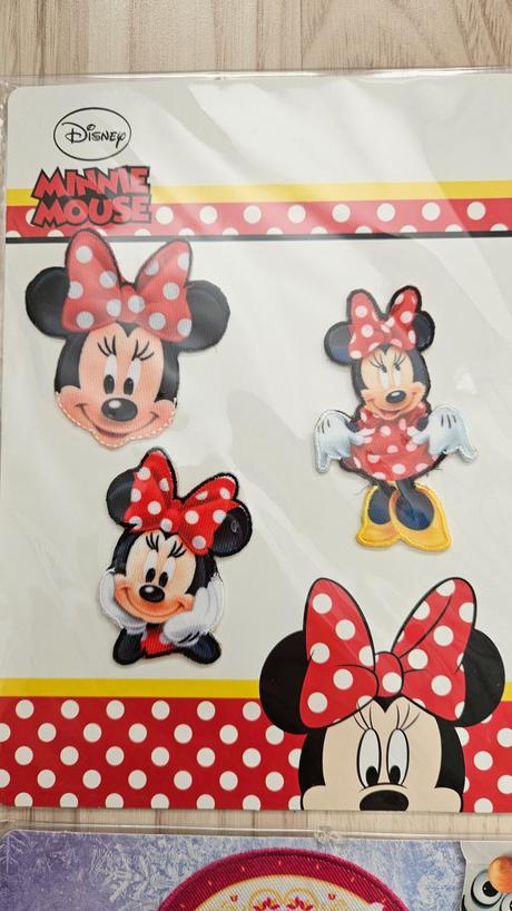 Nažehlovačky 11 ks spolu,