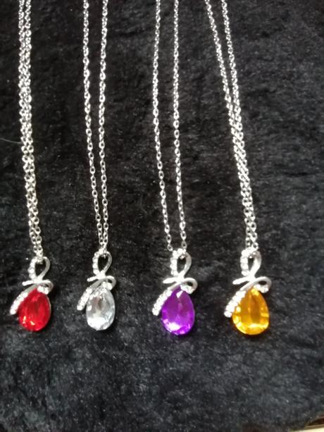 Retiazka,hodinky, náramky,náušnice,šperky, 