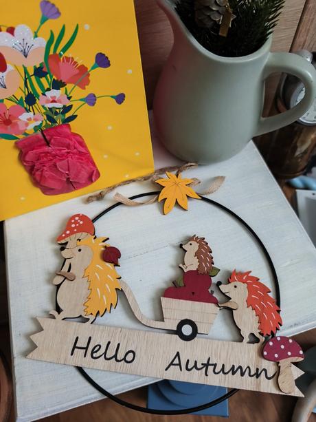 Kovový venček s rodinou ježka, 