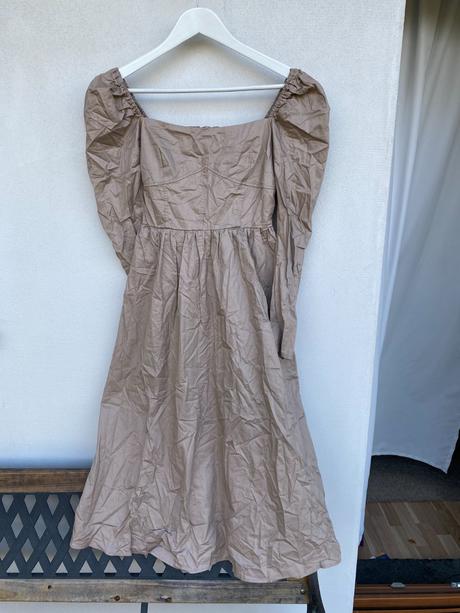 Šaty pre družičku, 36