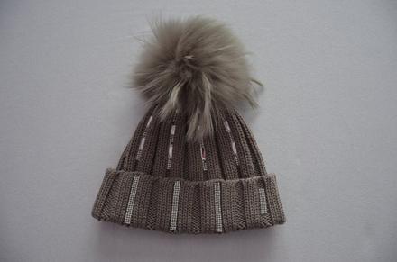 Luxusná čiapka zn. regina, 140