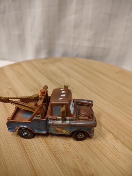 Zberateľský burák (race team mater), mattel,