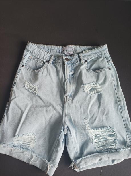 Roztrhané kraťasy veľkosť 31., house,m