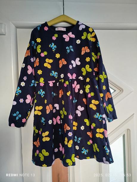 Krásne farebné šaty, kugo,128