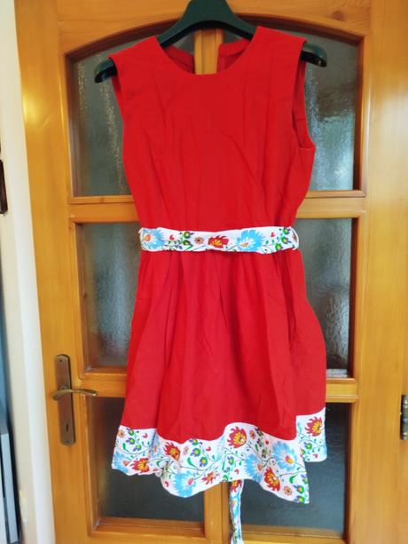 Folklórne šaty handmade veľ.40/42, 42