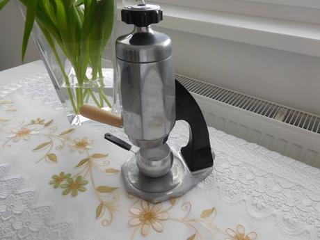 Art deco maďarský ftm unipress chrómový,, 