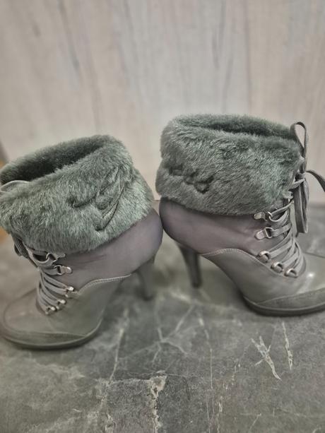 Kotnikove čižmy, guess,38