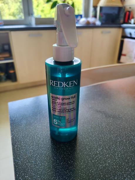 Redken sprej na objem,