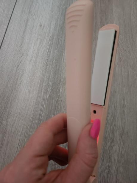 Ružová žehlička philips, 