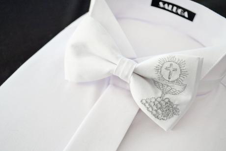 Strieborný biely motýlik na prvé sväté prijímanie, 