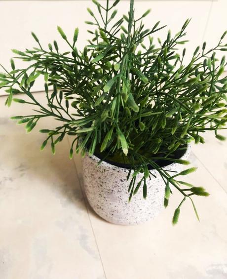 Keramický fŕkaný črepník,