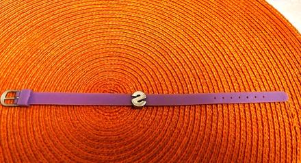 Plastový náramok s monogramom s, 