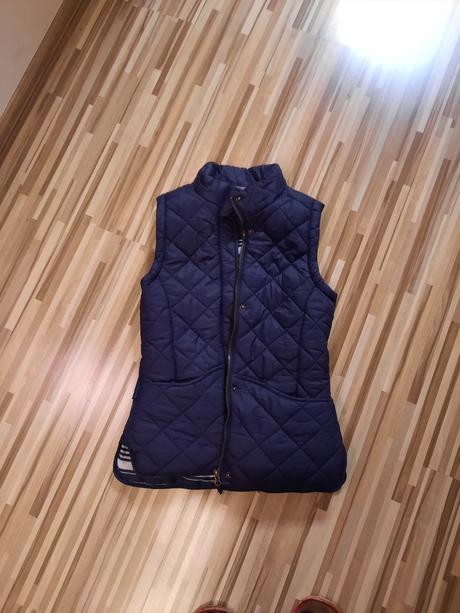 Vesta, mountain warehouse,36