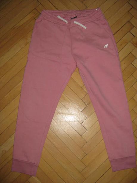 4f dievčenská tepláková súprava, 152