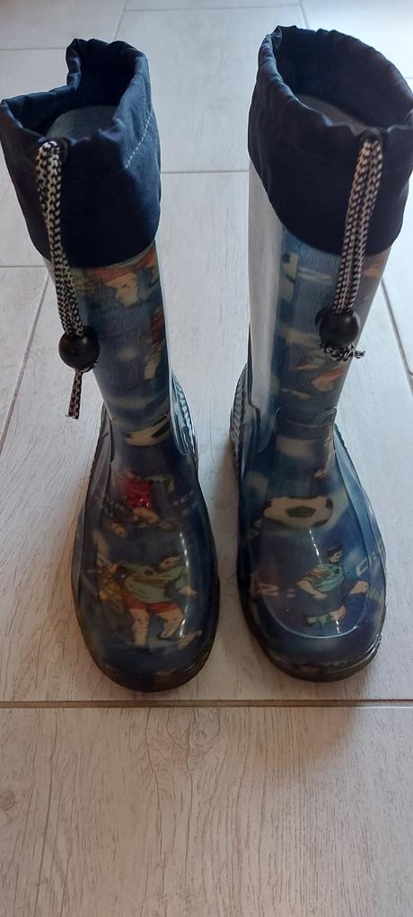 Gumáky č. 32 a 33, 32