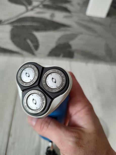 Holiaci strojček philips,