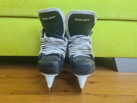Chlapčenské korčule na ľad, bauer,33