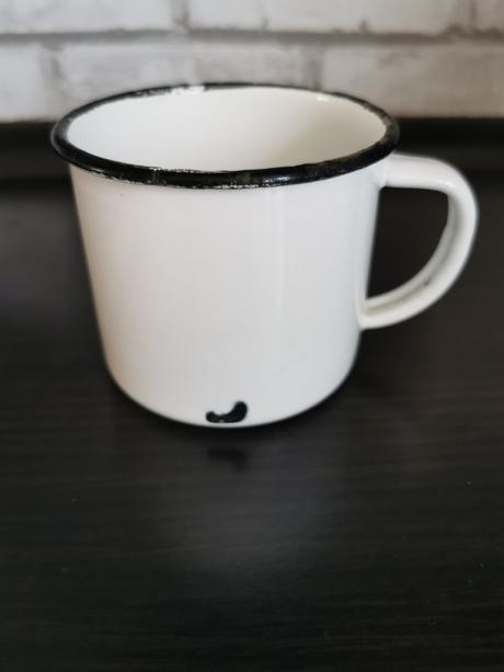 Smaltovaný hrnček, 