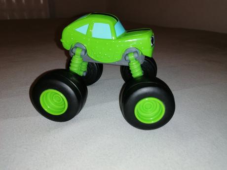 Auto s pohyblivými nohami, kolesami, 