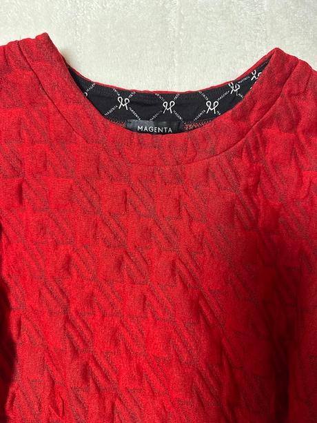 Tmavočervený top s 3d vzorom zn. magenta, l / m