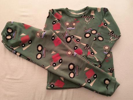 Pyžamo s autami, 116